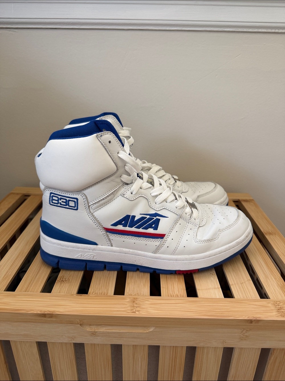Avia 830 Retro White High-Top Basketball Sneakers